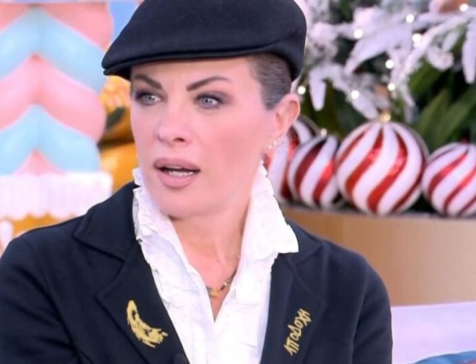 Νένα Χρονοπούλου: «Είχα φτάσει 99 κιλά, με είδα στο πλάνο και αναρωτήθηκα τι έχω πάθει, είχα παραμορφωθεί»