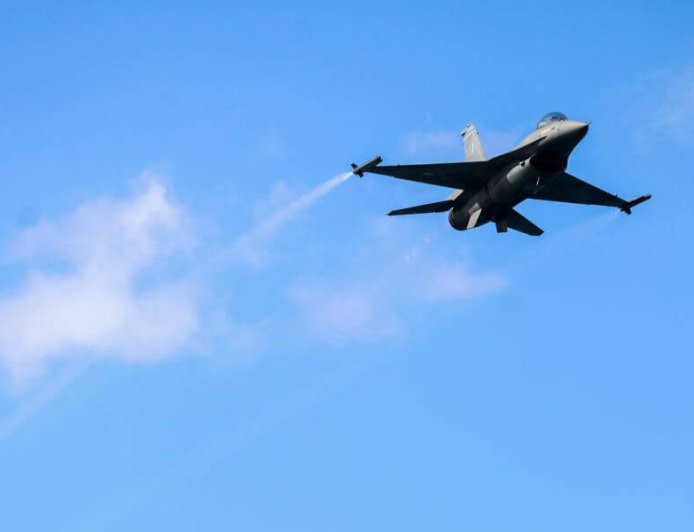 6 ν.μ. θάλασσας και 10 ν.μ. αέρος στο Αιγαίο: Πώς επηρεάζουν τις ελληνοτουρκικές σχέσεις