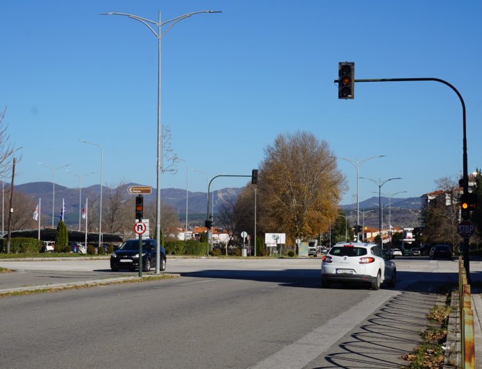 Εκτός λειτουργίας οι φωτεινοί σηματοδότες στο εμπορικό κέντρο Κομοτηνής