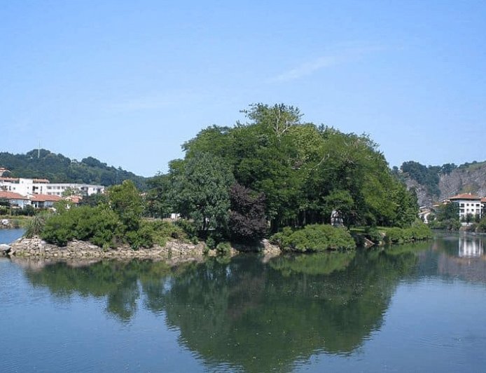 Pheasant Island: Το νησί στον Βισκαϊκό Κόλπο που αλλάζει χώρα κάθε έξι μήνες