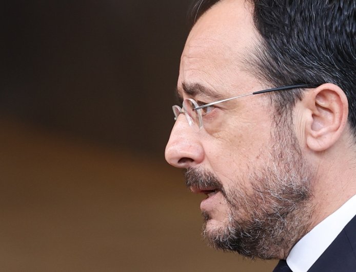 Σκάνδαλο Κύπρος: Οι καταγγελίες για μίζες προκαλούν πολιτικό “σεισμό”