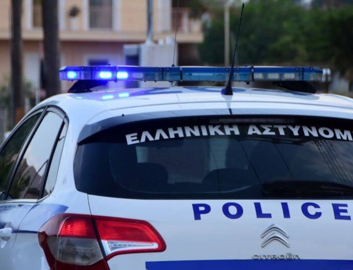 Νέα Ιωνία: Έπεσαν τσιμέντα από γέφυρα στη λεωφόρο Εθνικής Αντιστάσεως