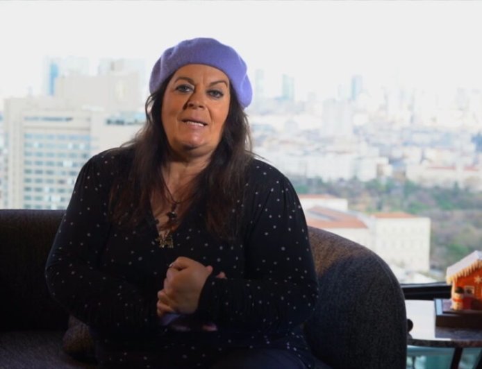 Στο νοσοκομείο με πνευμονία η Μαρία Εκμεκτσίογλου – Νοσηλεύεται στην Κωνσταντινούπολη