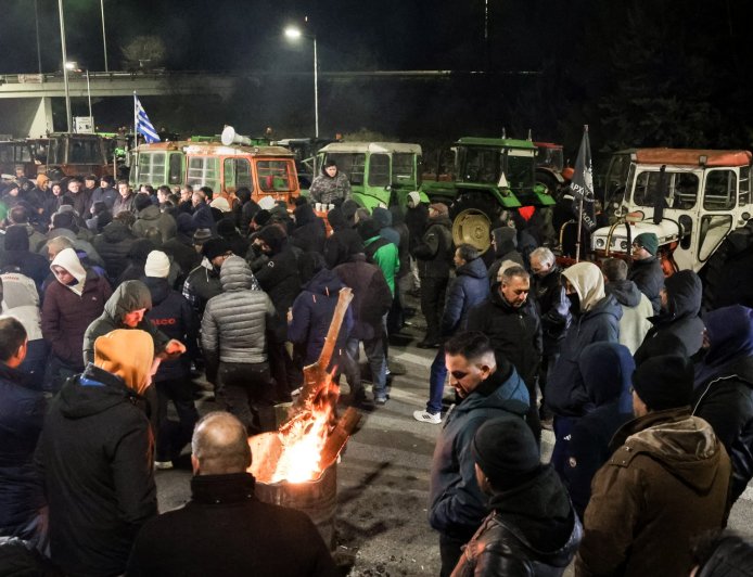 Κυβερνητικές πηγές για αγρότες: Μικρή μειοψηφία αυτοί που τίναξαν στον αέρα τον διάλογο – Σε περίπτωση κλιμάκωσης, μόνες αρμόδιες είναι οι αρχές