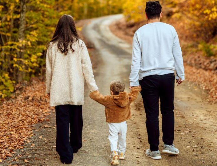 Νέα πληρωμένη άδεια 6 ημερών για μονογονείς στο Δημόσιο