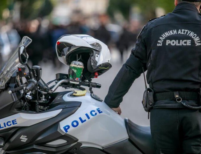 Άνω Λιόσια: Μητέρα και γιοι συνελήφθησαν για διακίνηση κάνναβης μέσα από την καφετέρια τους