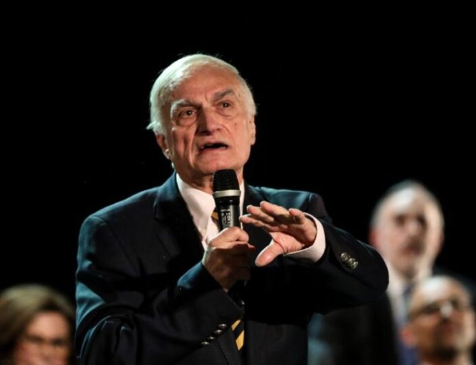 Μανώλης Μαυρομμάτης: Εξιτήριο από το κέντρο αποκατάστασης, δύο χρόνια μετά τη φωτιά στο σπίτι του