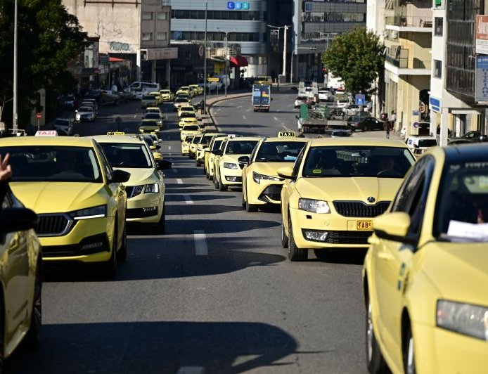 Απεργία ταξί: Για τρίτη μέρα το “χειρόφρενο” στην Αθήνα