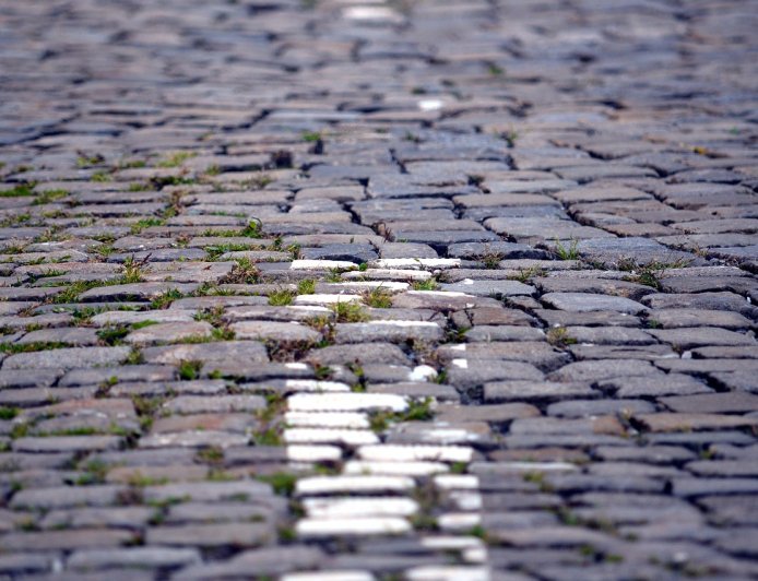 Διόνυσος: Πεζοδρόμια και πλατείες γίνονται πιο προσβάσιμα με το νέο Σχέδιο Αστικής Προσβασιμότητας