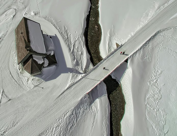 Xιονοστιβάδα στο ψηλότερο βουνό της Ευρώπης: Τρομακτικό βίντεο, τουρίστες τρέχουν να σωθούν