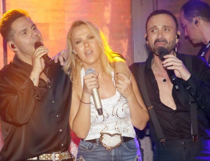 Η Φανή Δρακοπούλου αποχώρησε από το νυχτερινό μαγαζί όπου εμφανιζόταν με τον Γιώργο Τσαλίκη και τους ΟΝΕ