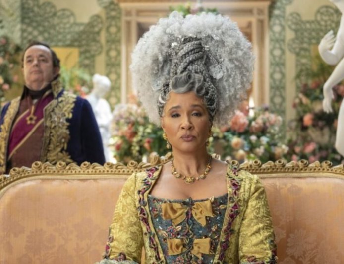 Bridgerton: Από αυτοσχέδιες ατάκες μέχρι τα κρυμμένα κινητά – 25 fun facts που κάνουν τη σειρά ακόμη πιο εθιστική