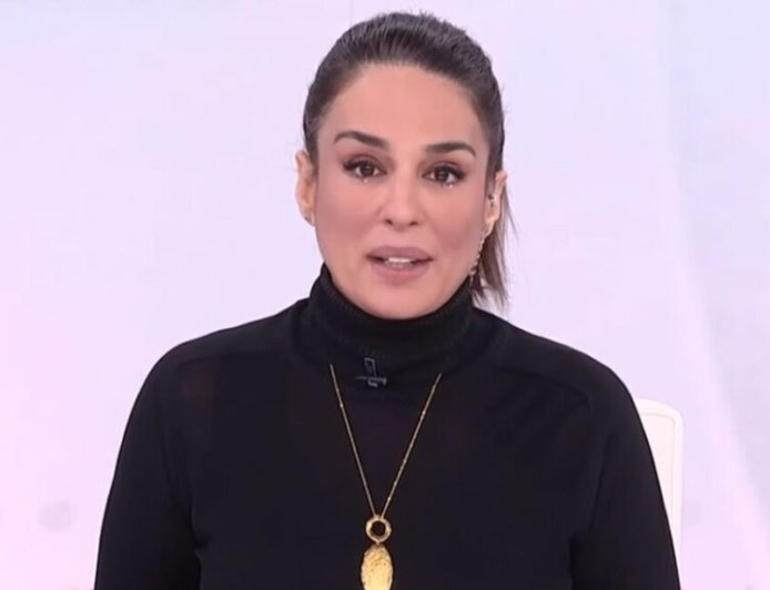 Αλεξάνδρα Δουβαρά: «Αλλάζουν οι ισορροπίες όταν μέσα στο σπίτι είναι μόνο η μαμά και δεν έχεις και το αντρικό στοιχείο»