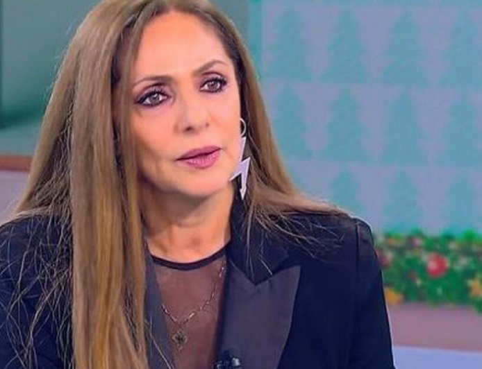 Βίκυ Κουλιανού: «Ξαφνικά βγήκα και έκλαιγα με λυγμούς για μια ώρα, οι αποχαιρετισμοί έχουν τον δικό τους χρόνο μέσα μας»