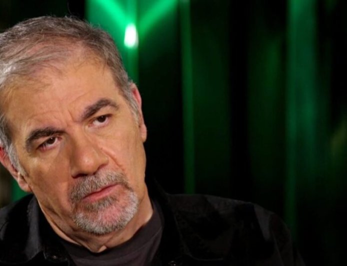 Δημήτρης Σταρόβας: «Ο βιολογικός μου πατέρας εγκατέλειψε τη μαμά μου όταν ήταν έγκυος σε μένα, ήμασταν η π…άνα με το εξώγαμο»