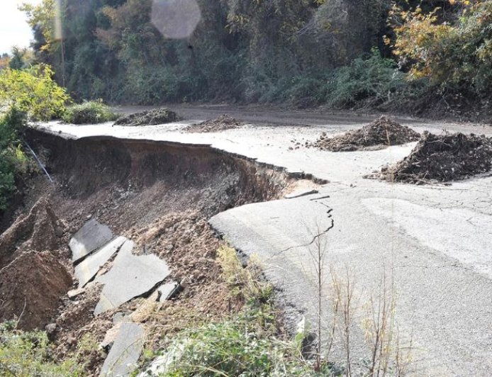 Καθίζηση σε χωριό των Τζουμέρκων: Καταστράφηκαν ιδιοκτησίες και χωράφια