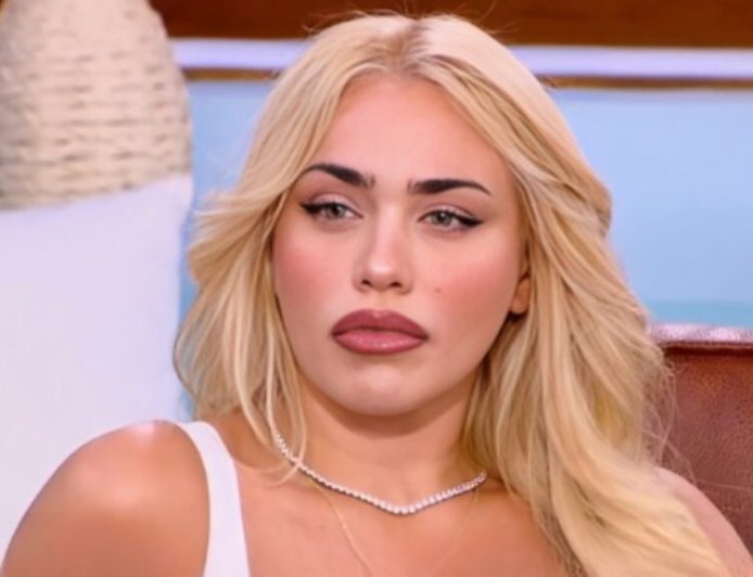 Κόνι Μεταξά: «Δε με φλερτάρουν πολύ οι άνδρες, αλλά καλύτερα γιατί θέλω να κάνω λίγο κοζερί μόνη μου»