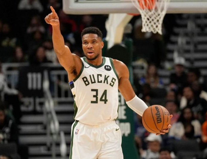 Αντετοκούνμπο Μπακς: Αινιγματικός εμφανίστηκε ο Έλληνας σούπερ σταρ για το μέλλον του