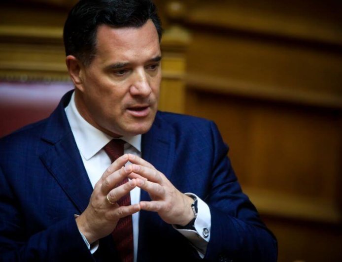 Γεωργιάδης κατά Καρυστιανού: Ακροδεξιό το πολιτικό της στίγμα μετά τις δηλώσεις για τις αμβλώσεις