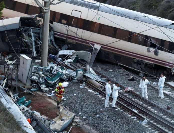 Ισπανία σύγκρουση τρένων: Ρήγμα άνω των 30 εκατοστών στις ράγες, στους 41 οι νεκροί