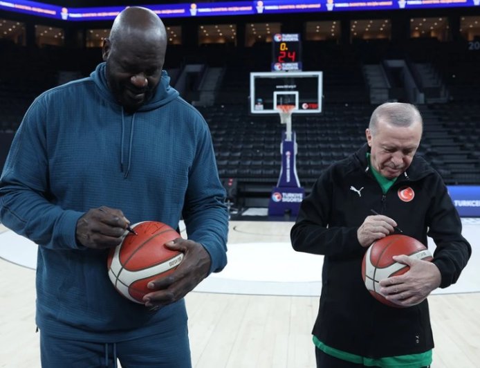 Ερντογάν Σακίλ Ο’Νιλ: Συνάντηση και μπάσκετ στην Κωνσταντινούπολη