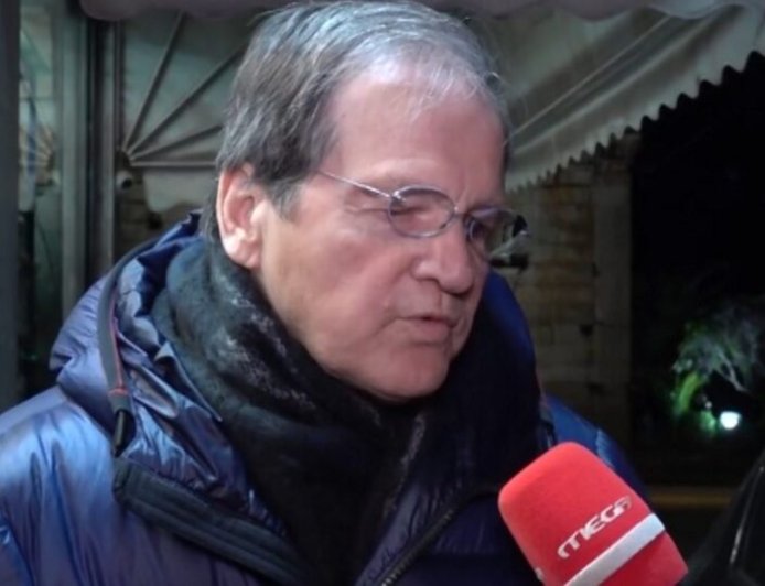 Χρήστος Νικολόπουλος: «Ο Πασχάλης Τερζής είναι πολύ καλά στην υγεία του, απολαμβάνει την οικογενειακή θαλπωρή με τα εγγόνια του»