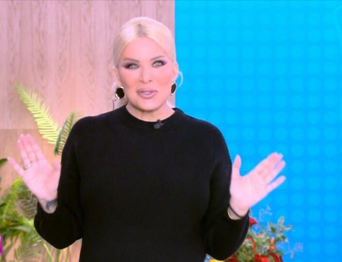 Η Κατερίνα Καινούργιου επέστρεψε στην εκπομπή: «Δόξα τω Θεώ όλα πήγαν καλά»