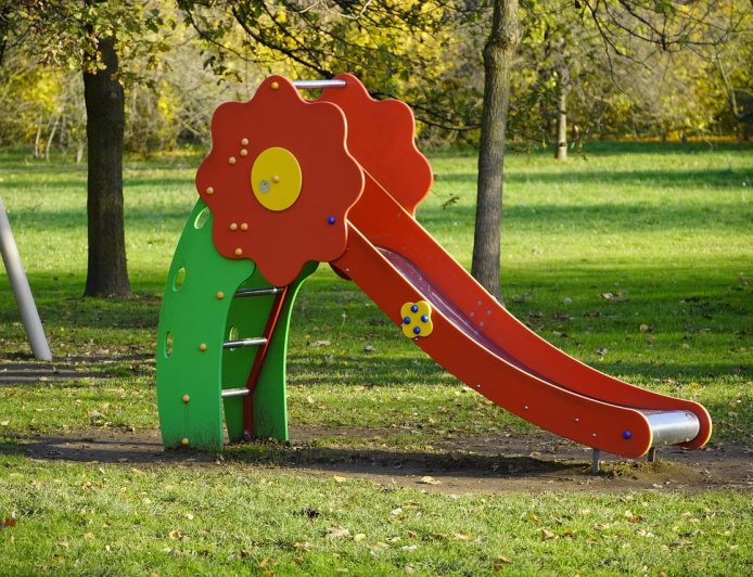 Περιφέρεια Αττικής: Νέα, ασφαλής και σύγχρονη παιδική χαρά στον Λόφο Φινόπουλο