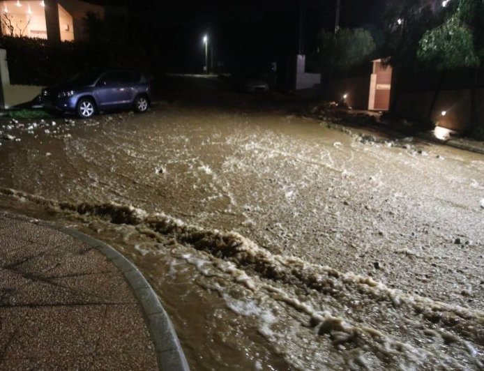 Καιρός κακοκαιρία: Δύο νεκροί σε Αττική και Άστρος Κυνουρίας – Πλημμύρες και χάος από τα ακραία φαινόμενα