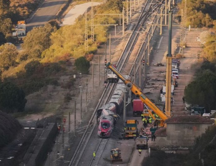 Ισπανία: Τρένο συγκρούστηκε με γερανοφόρο στην Καρθαγένη