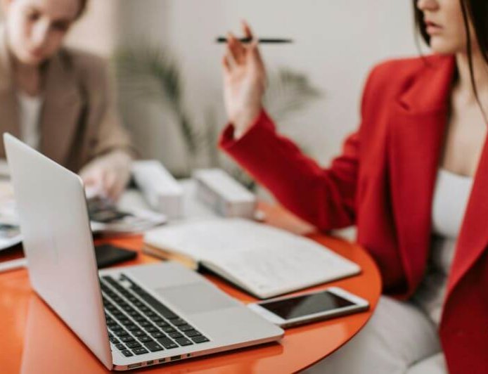 ΑΑΔΕ: Νέα ψηφιακή εφαρμογή για υποβολή συμβάσεων δικηγόρων με τους πελάτες τους