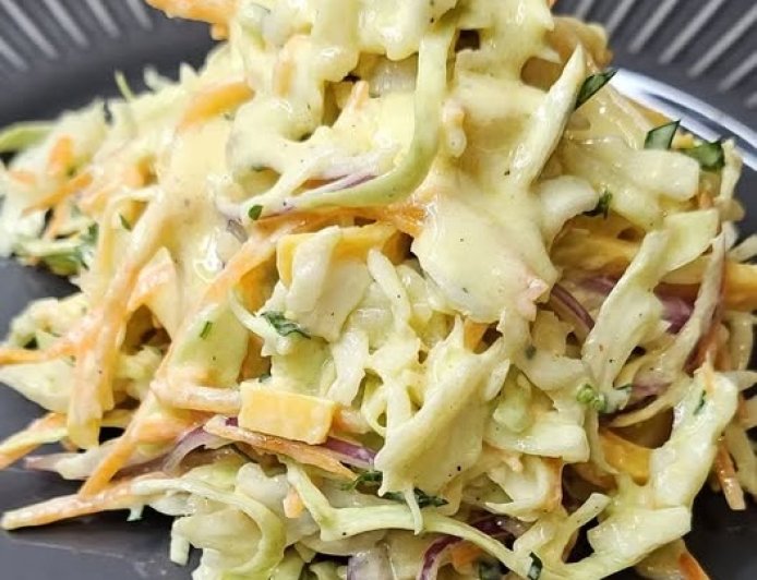 Λαχανοσαλάτα με γιαούρτι ..Εύκολη και πολύ νόστιμη !!!!