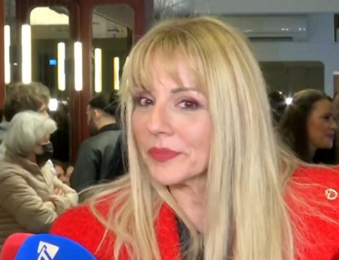 Ματίνα Νικολάου: «Ο Νίκος Μουτσινάς δεν έχει φτάσει σε τέλμα με τα κανάλια, παίρνει δυνάμεις για να συνεχίσει»