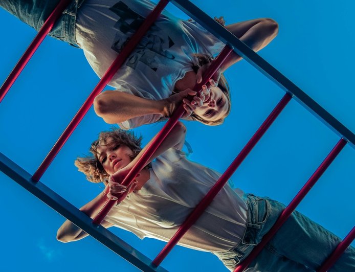 Υποχρεωτική συνεπιμέλεια: “Οι αλλαγές δεν μπορεί να γίνονται για σκοπιμότητες”, υποστηρίζουν 10 γυναικείες οργανώσεις