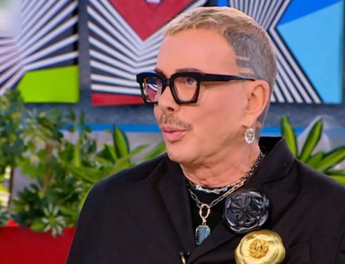 Λάκης Γαβαλάς για Eurovision: «Έχεις δει εσύ κάτι γευστικό στην ΕΡΤ;»