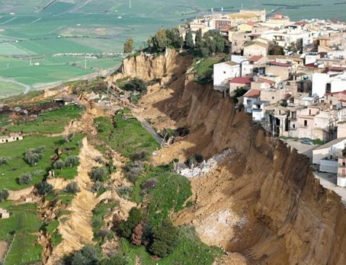 Η Μελόνι στη Σικελία: Για αυτοψία στην περιοχή η πρωθυπουργός