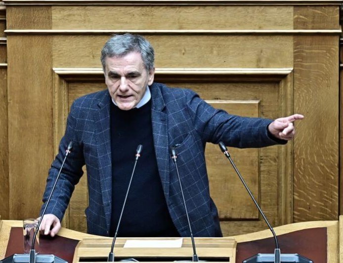 Τσακαλώτος εναντίον Καρτερού για τον Τσίπρα: «Οι προσωποκεντρικές στρατηγικές αποπροσανατολίζουν τον κόσμο της Αριστεράς»