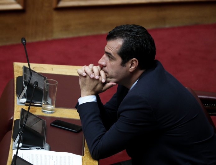 ΜΚΟ μετανάστες: Ο Πλεύρης απαντάει στον Κώστα Αρβανίτη