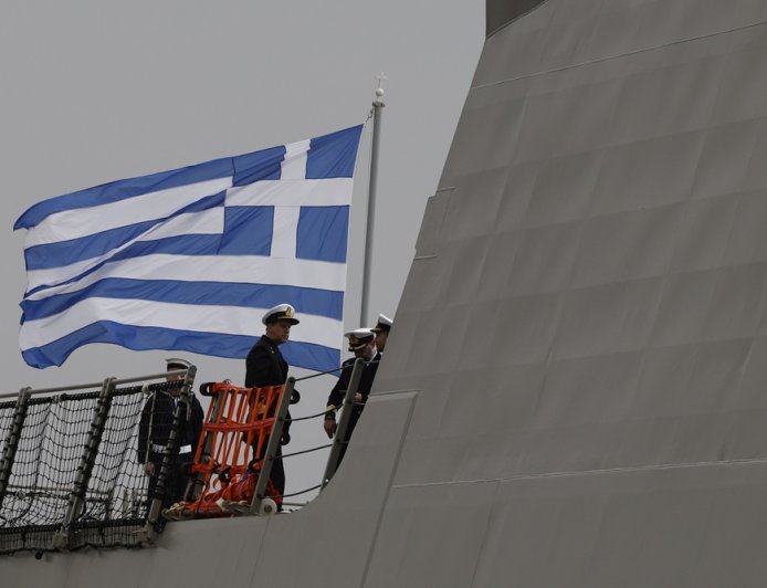 Ελληνογαλλική αμυντική συμφωνία: O Δένδιας υποδέχθηκε στη φρεγάτα Κίμων τη Γαλλίδα ομόλογό του