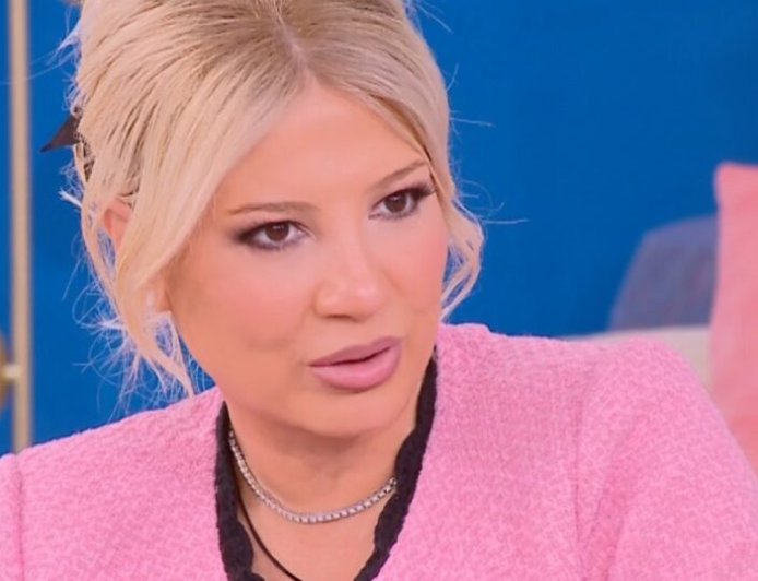 Φαίη Σκορδά: «Εμένα περισσότερο μου γράφουν γυναίκες παρά άντρες» – Δημήτρης Ουγγαρέζος: «Τι είναι αυτό τώρα;»