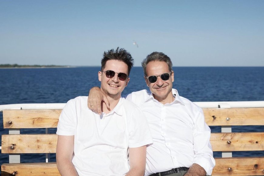 Μητσοτάκης Πρωτοχρονιά: «Να γίνουμε το 2027 παππούδες…»