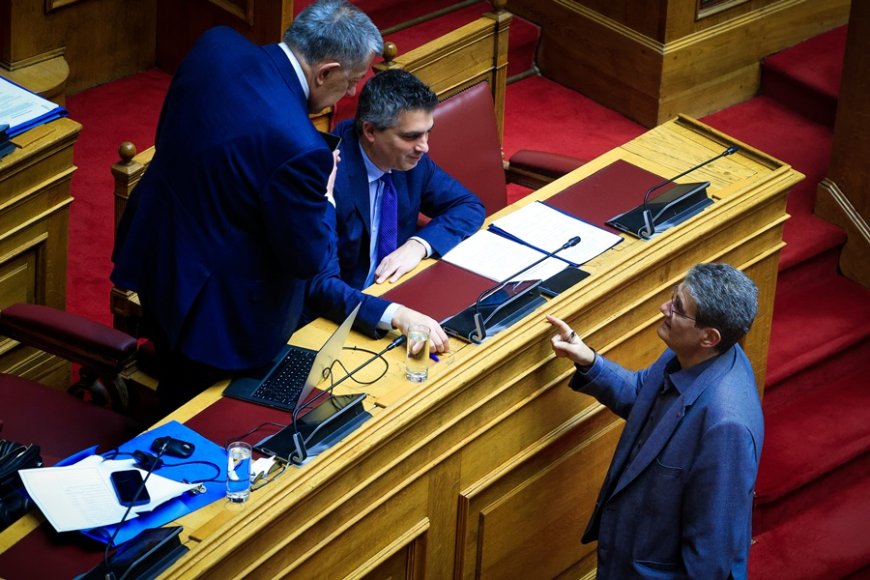 Μπλακ άουτ στα αεροδρόμια: “Ζήτησα ΕΔΕ, θα πέσουν κεφάλια”, διαμηνύει ο Δήμας