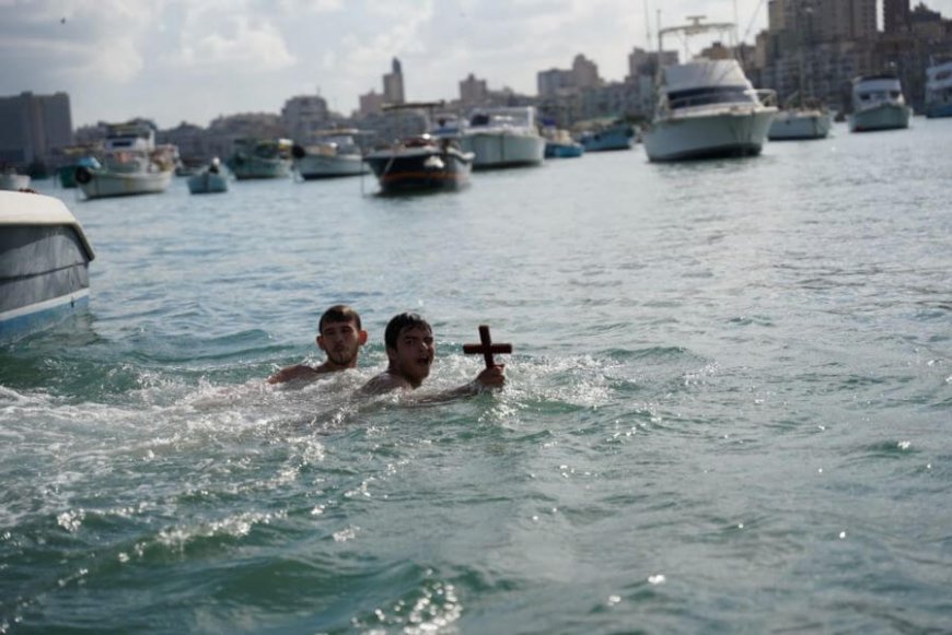 Θεοφάνια: Η ιστορία της εορτής, ο Αγιασμός των Υδάτων και τα έθιμα στον χρόνο