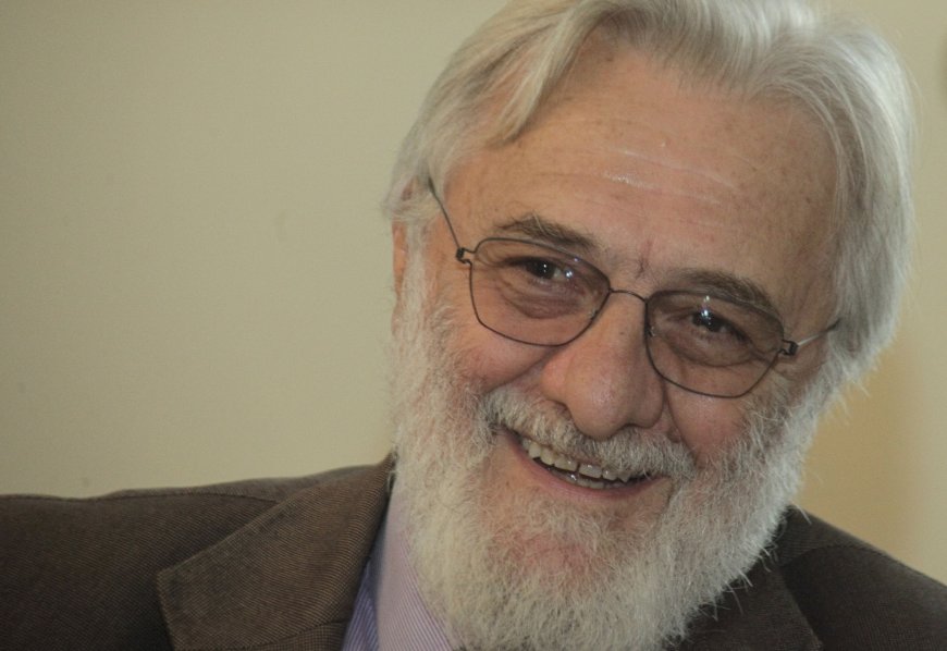 Σμαραγδής – Καρυστιανού: Βολιδοσκόπηση προς τον γνωστό σκηνοθέτη