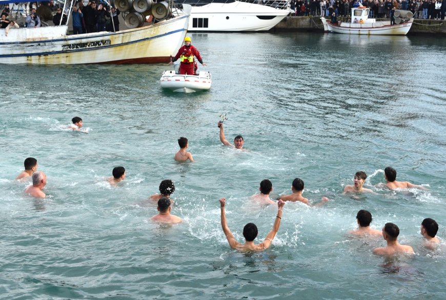 Με λαμπρότητα εορτάστηκαν τα Θεοφάνεια στη Ροδόπη