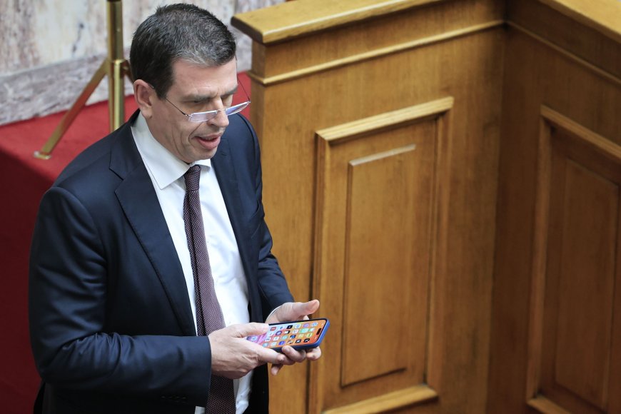 Καιρίδης για Γεωργιάδη: Είναι άλλο να είμαστε συγκρατημένοι με τον Τραμπ και άλλο να χειροκροτάμε