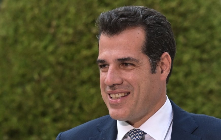 Βαρουφάκης έκσταση: Σκληρή γλώσσα και από Πλεύρη