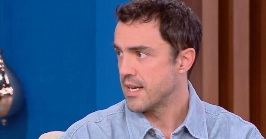 Δημήτρης Κουρούμπαλης: «Μετά την Πολυκατοικία, που έγινε η μεγάλη κοιλιά στα τηλεοπτικά, όλοι πήραμε απόσταση από την τηλεόραση»