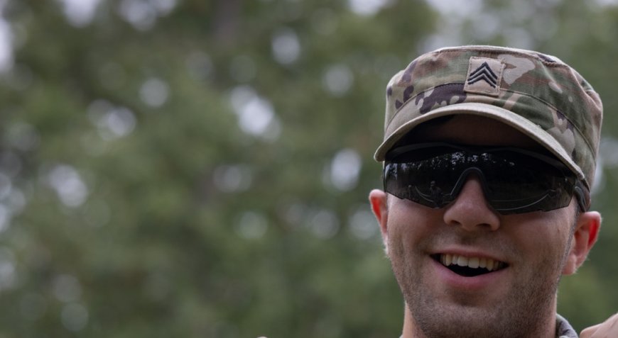 Fort Sill: «Αυτό προσδοκούμε για τους Υπαξιωματικούς» – Η φωτογραφία Δένδια στη Βουλή