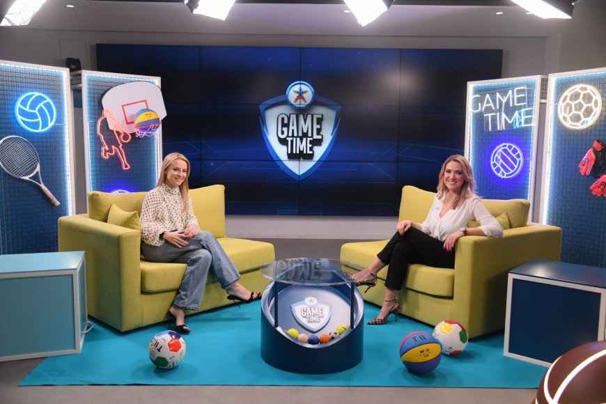 Η Έλενα Παπαβασιλείου βάζει γκολ στο ΟΠΑΠ Game Time με κλειστά μάτια